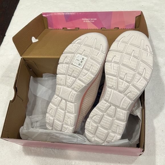 Skechers Swift Step Vegan Memory Foam Slip On Sneakers Coral size 7.5 New in Box - Picture 4 of 5